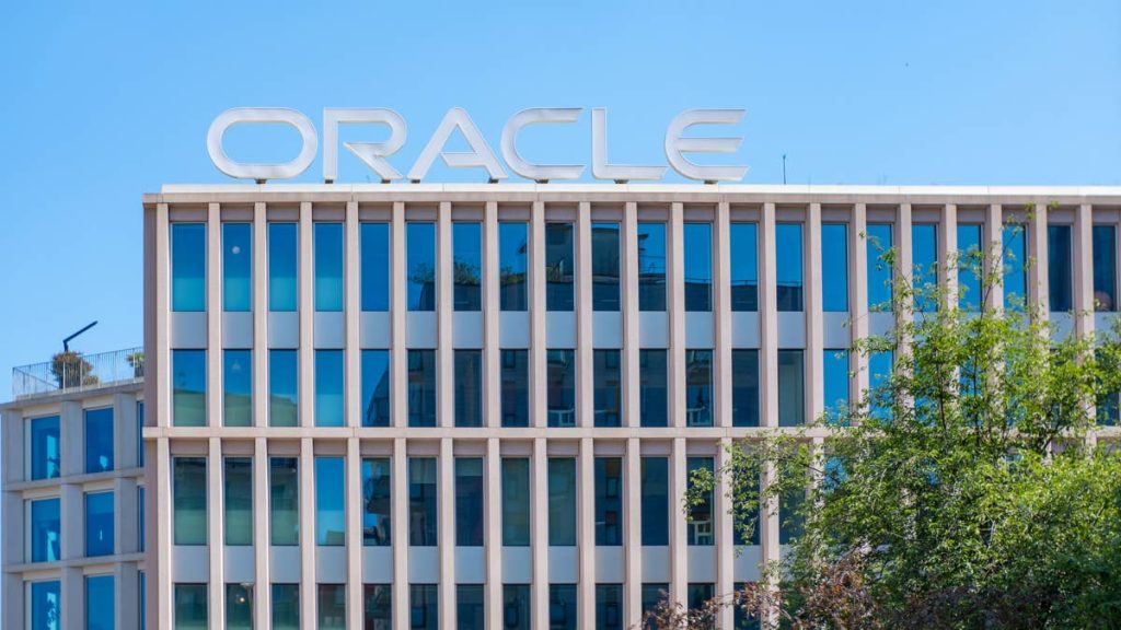 Oracle stock analyst reboots outlook as costs spark debate