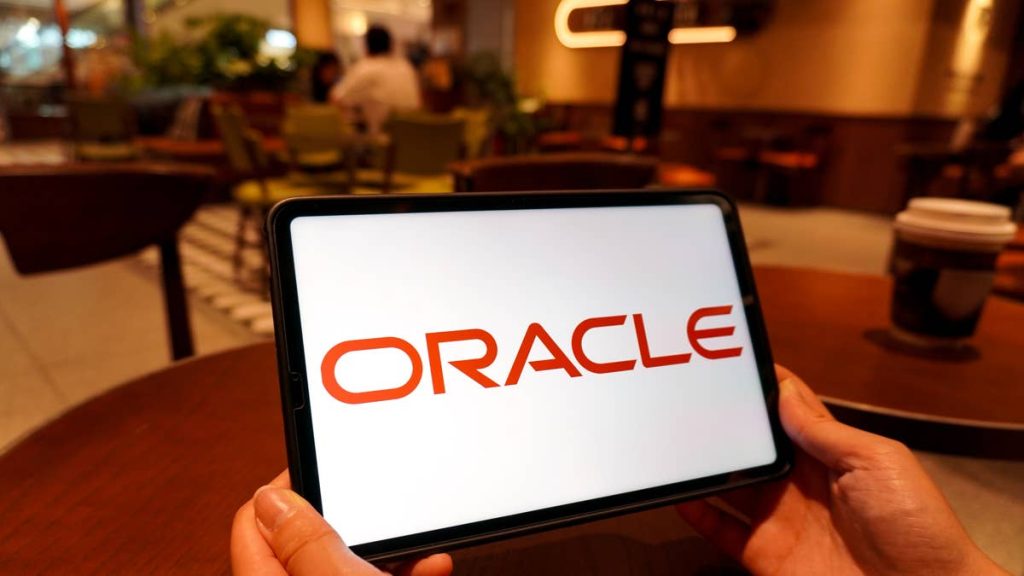 Analyst sends chilling Oracle stock verdict