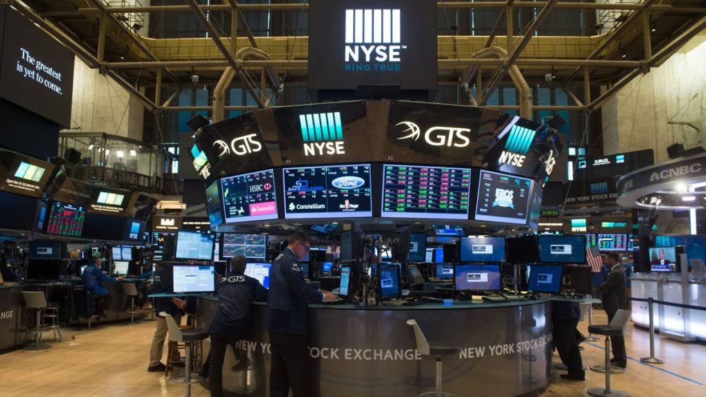 Schwab SCHD draws $679M as dividend ETF climbs 2.39%